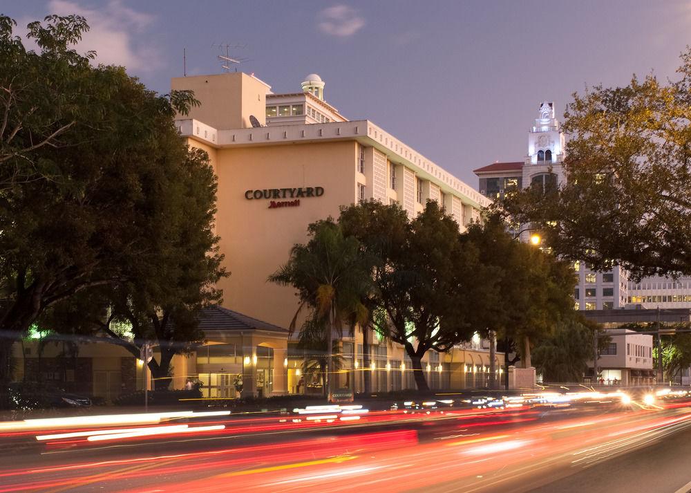 Courtyard Miami Coral Gables Hotel Exterior foto